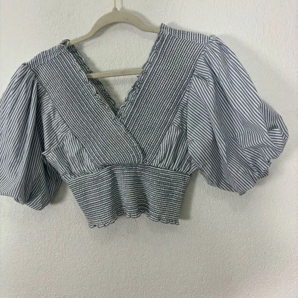 Abercrombie & Fitch Light Blue & White Striped Smocked V Neck Puff Sleeve Top M